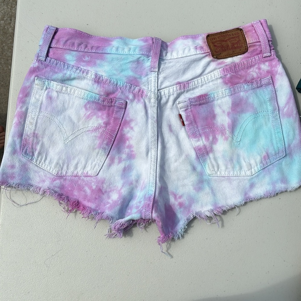 Levi’s - Picture 2 of 2